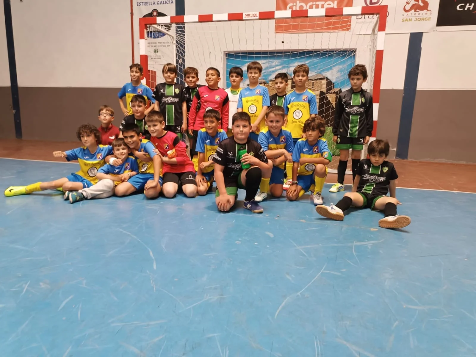 Foto 25 de Fútbol y Voley