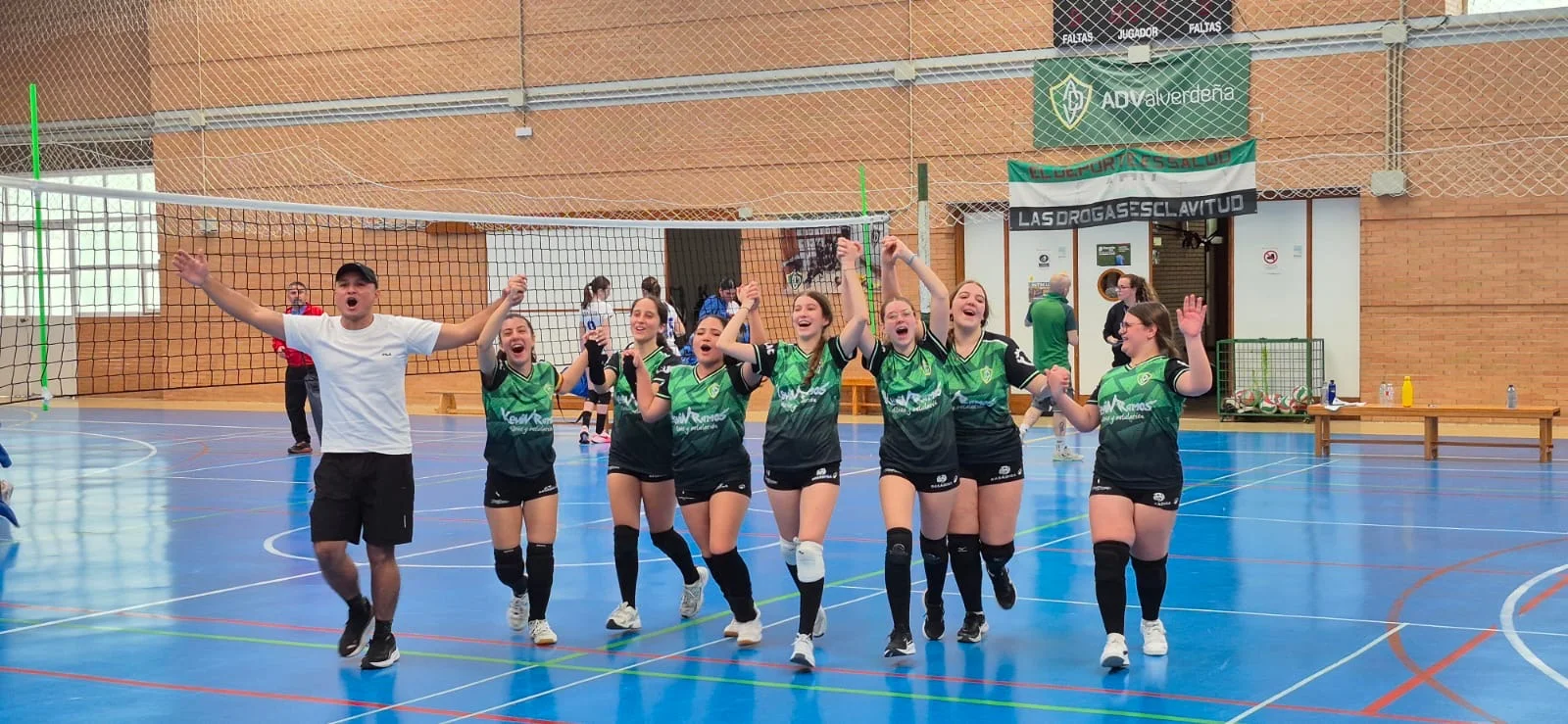 Foto 33 de Fútbol y Voley